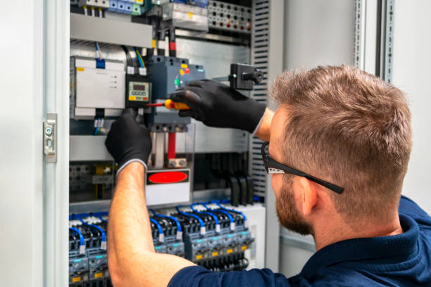 Best Local Electrician Companies  in Holbrook, NY