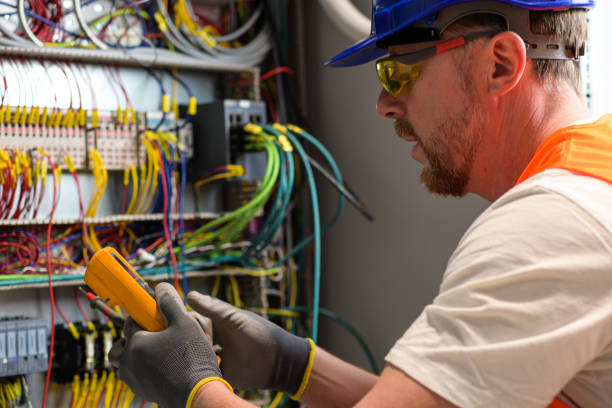 Best Local Electrician Companies  in Holbrook, NY